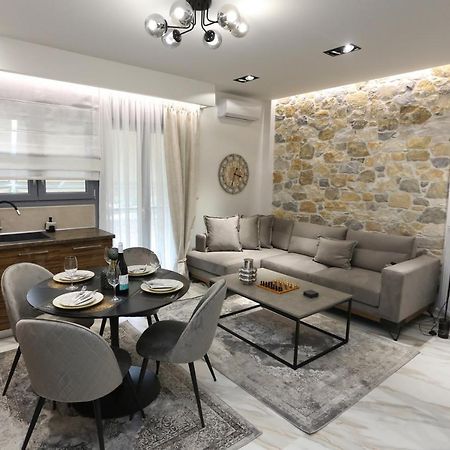 La Larissa Luxury Apartments Trekke Exterior photo